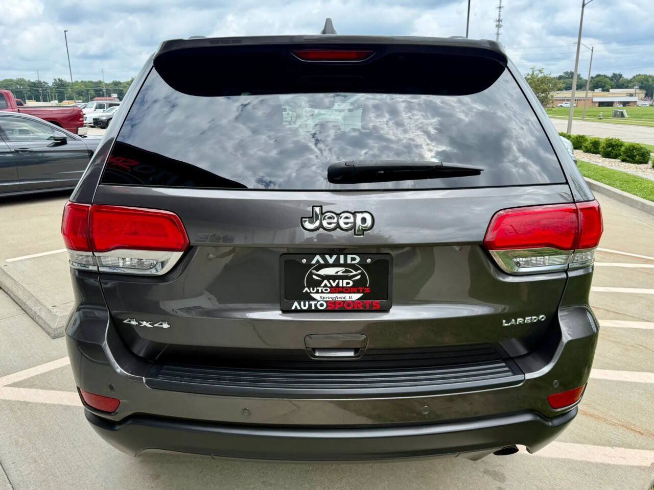 Used 2019 Jeep Grand Cherokee Laredo w/ Laredo X Package AWD/4WD image 7