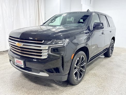 Used 2023 Chevrolet Tahoe High Country image 3