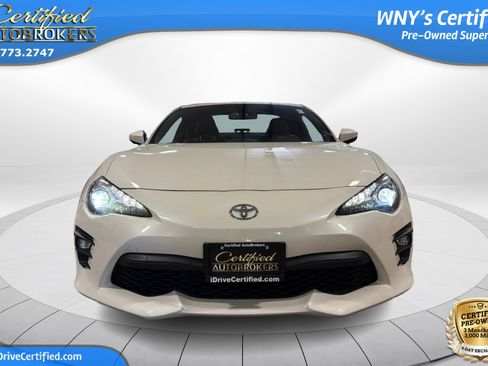 Used 2019 Toyota 86 RWD image 2