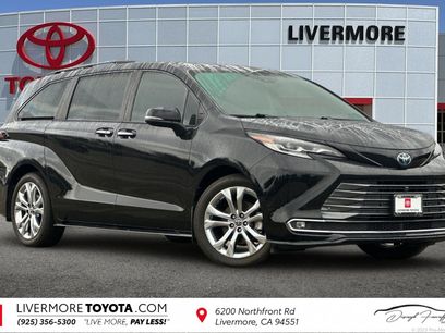 Used 2022 Toyota Sienna Platinum