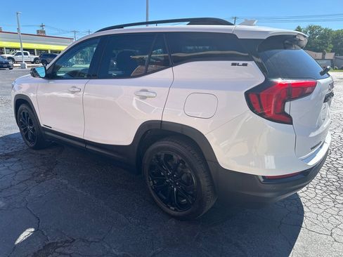 Used 2021 GMC Terrain SLE w/ Driver Convenience Package FWD image 3