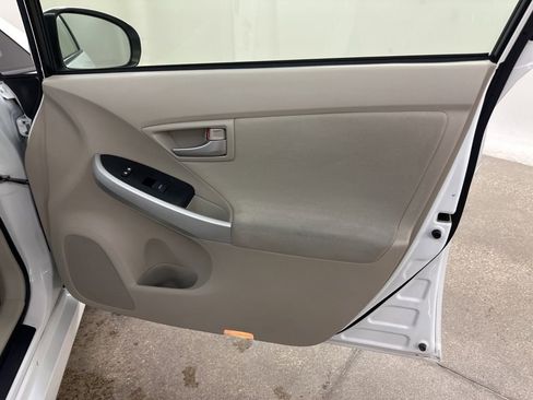 Used 2014 Toyota Prius Two image 19