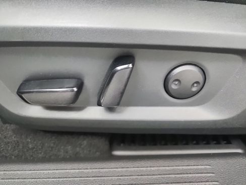 Used 2023 Nissan Rogue SV FWD image 20
