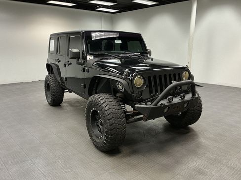 Used 2015 Jeep Wrangler Unlimited Sport w/ Max Tow Package AWD/4WD image 7