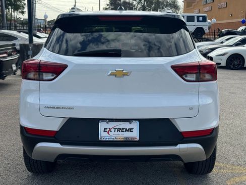 Used 2022 Chevrolet TrailBlazer LT w/ Convenience Package image 3