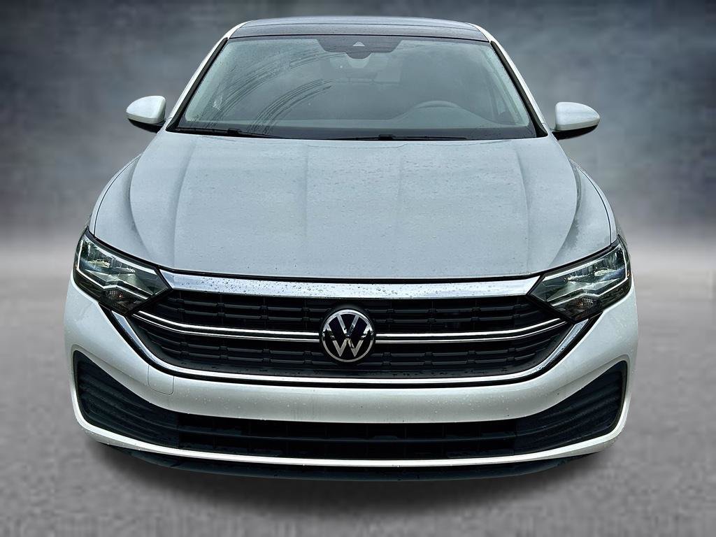 Certified 2024 Volkswagen Jetta SE FWD image 2