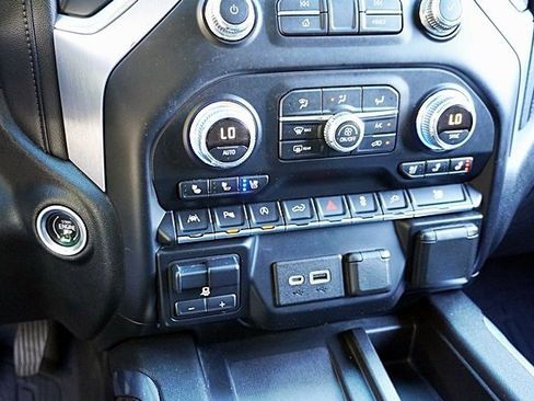 Used 2019 GMC Sierra 1500 SLT w/ SLT Premium Plus Package image 34