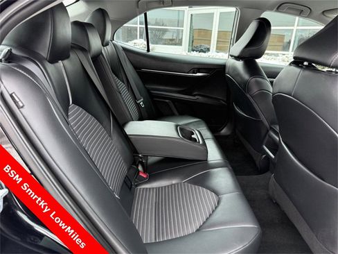 Used 2024 Toyota Camry SE image 12