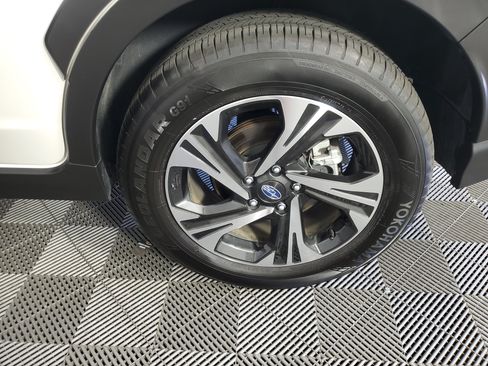 Used 2025 Subaru Crosstrek 2.5i Premium AWD/4WD image 32