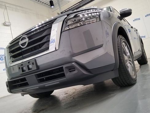 Used 2024 Nissan Pathfinder SV image 44