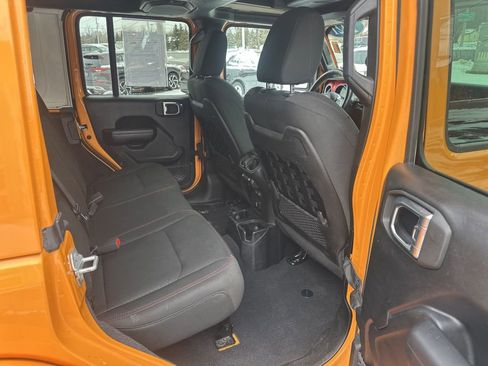 Used 2021 Jeep Wrangler Unlimited Rubicon image 38