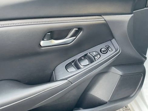 Certified 2023 Nissan Sentra SV FWD image 10