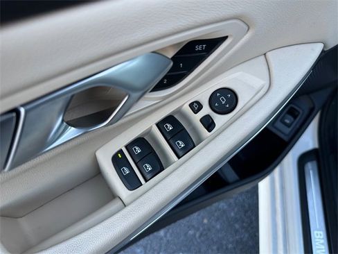 Used 2022 BMW 330i xDrive Sedan w/ Driving Assistance Package image 19