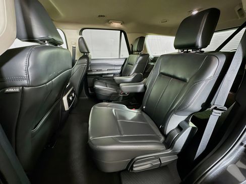 Used 2024 Ford Expedition XLT image 28