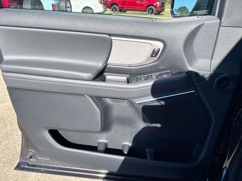 New 2025 Ford Expedition Active image 21