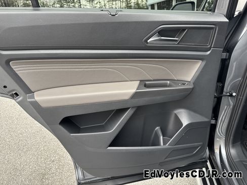 Used 2022 Volkswagen Atlas SE image 30