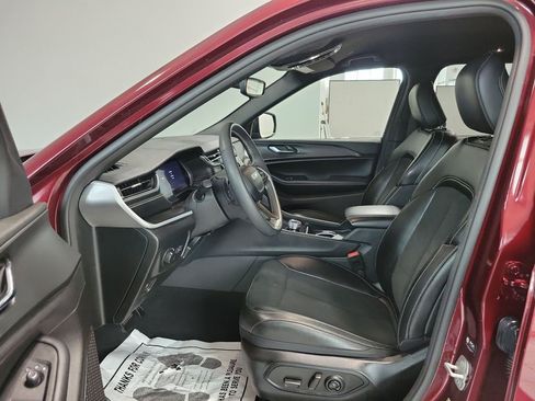 Used 2024 Jeep Grand Cherokee Altitude image 49