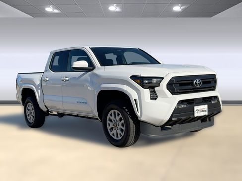 Used 2024 Toyota Tacoma SR5 image 6