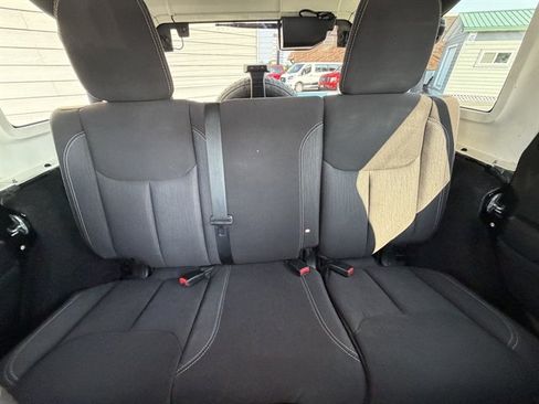 Used 2013 Jeep Wrangler Unlimited Sahara w/ Connectivity Group AWD/4WD image 38