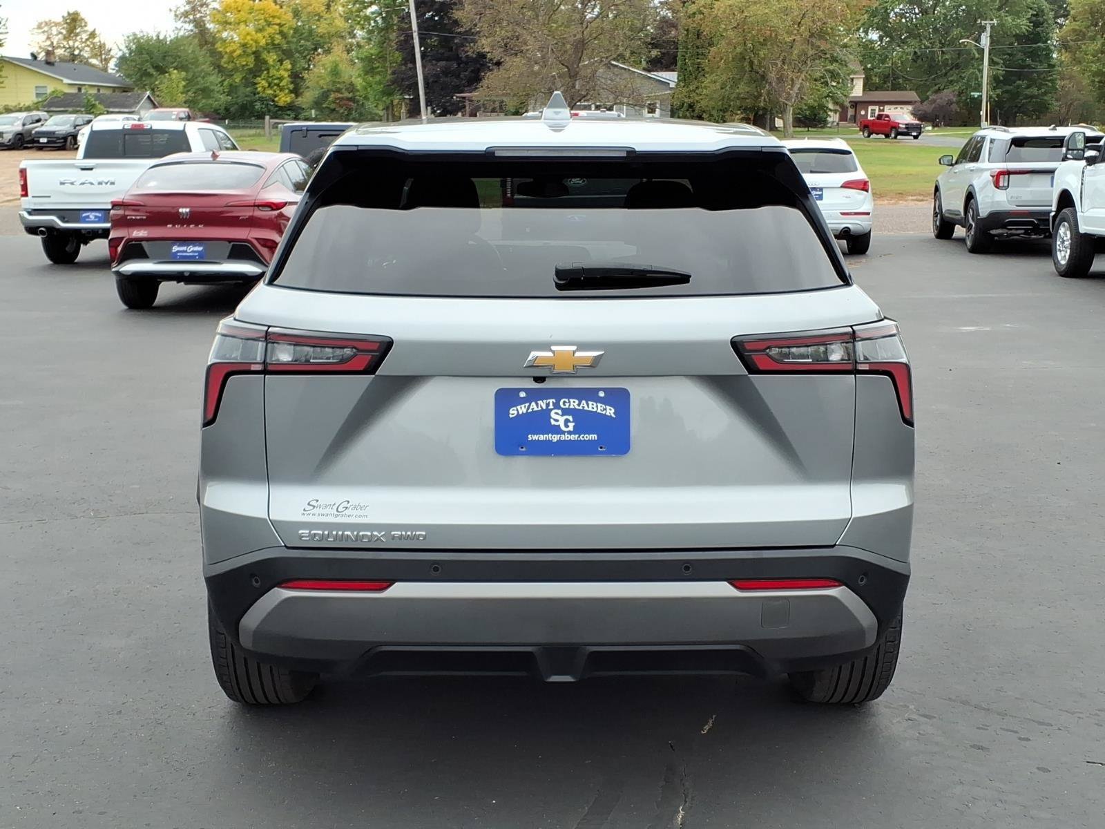 Used 2025 Chevrolet Equinox LT AWD/4WD image 5