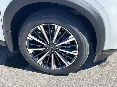 New 2026 Nissan Pathfinder Platinum w/ Lighting Package AWD/4WD image 9