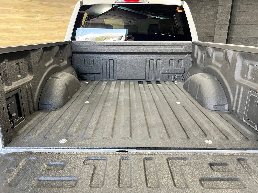 Used 2025 Ford F150 Lariat AWD/4WD image 21