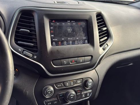 Used 2021 Jeep Cherokee Altitude image 10