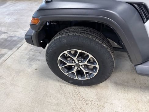 Used 2024 Jeep Wrangler Sport S image 10