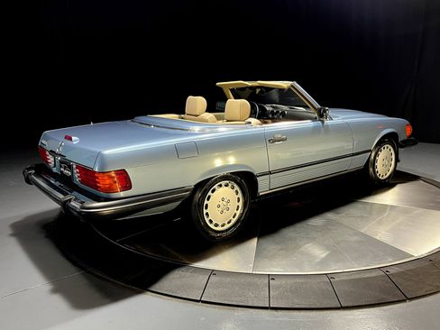 Used 1989 Mercedes-Benz 560 SL image 5