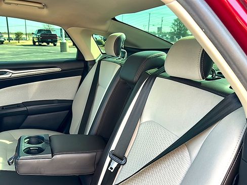 Used 2019 Ford Fusion SE w/ Equipment Group 151A image 19