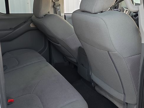 Used 2020 Nissan Frontier SV image 19