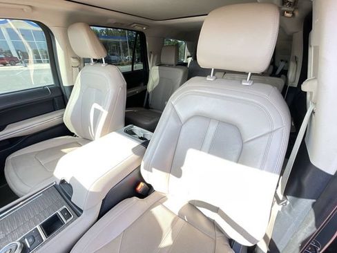 Used 2023 Ford Expedition Limited RWD image 16