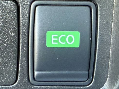 Used 2017 Nissan Rogue Sport SV image 22