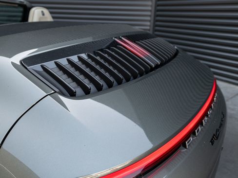 Certified 2020 Porsche 911 Carrera S RWD image 32