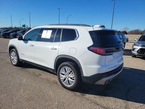 Used 2024 GMC Acadia Elevation image 24