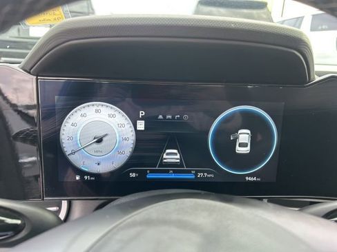 Used 2025 Hyundai Elantra SEL image 20