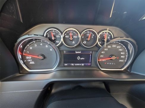 Used 2021 Chevrolet Silverado 1500 LT Trail Boss image 50