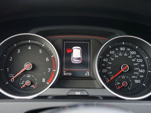 Used 2019 Volkswagen GTI SE image 28