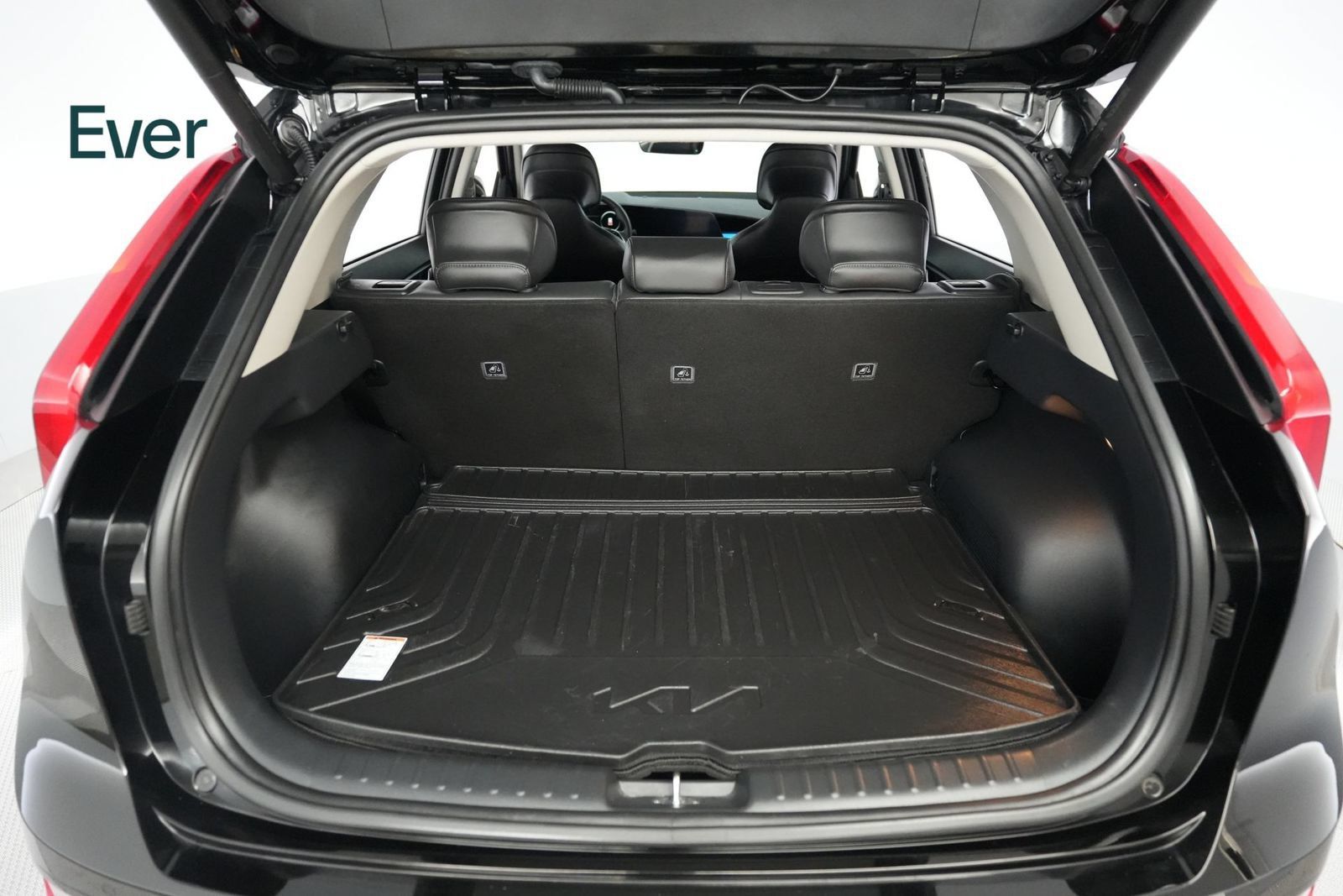 Used 2025 Kia Niro Wind FWD image 8
