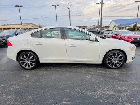 Used 2018 Volvo S60 T5 Inscription image 26