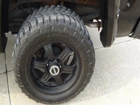 Used 2014 GMC Sierra 1500 SLT w/ SLT Preferred Package image 9