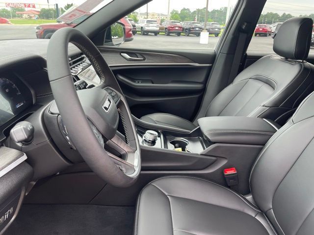 Used 2025 Jeep Grand Cherokee L Limited RWD image 7