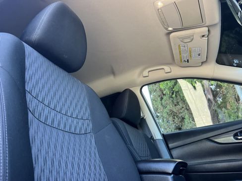 Used 2020 Nissan Rogue SV w/ Premium Package FWD image 19