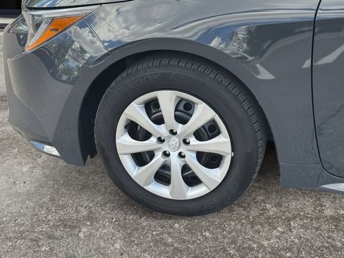 Used 2025 Toyota Corolla LE FWD image 12