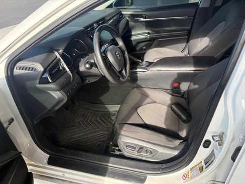 Used 2019 Toyota Camry FWD image 7