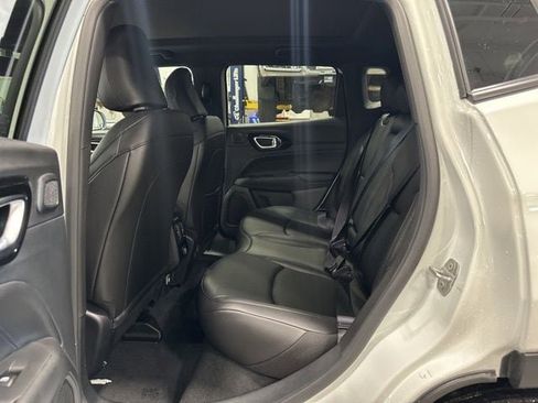 New 2025 Jeep Compass Limited w/ Sun & Sound Group image 9