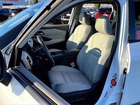 Certified 2024 Nissan Rogue SL w/ SL Premium Package image 21