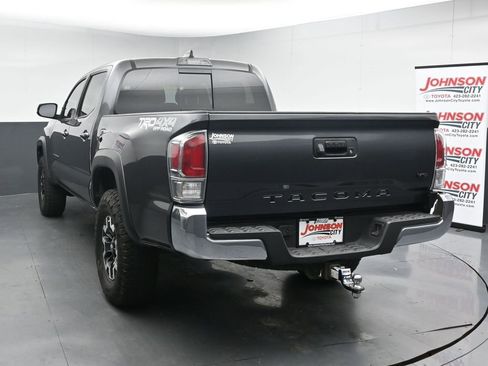 Used 2022 Toyota Tacoma TRD Off-Road AWD/4WD image 6