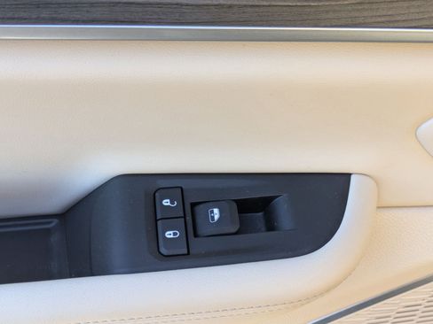 Certified 2024 Jeep Grand Cherokee L Limited w/ Luxury Tech Group II image 29