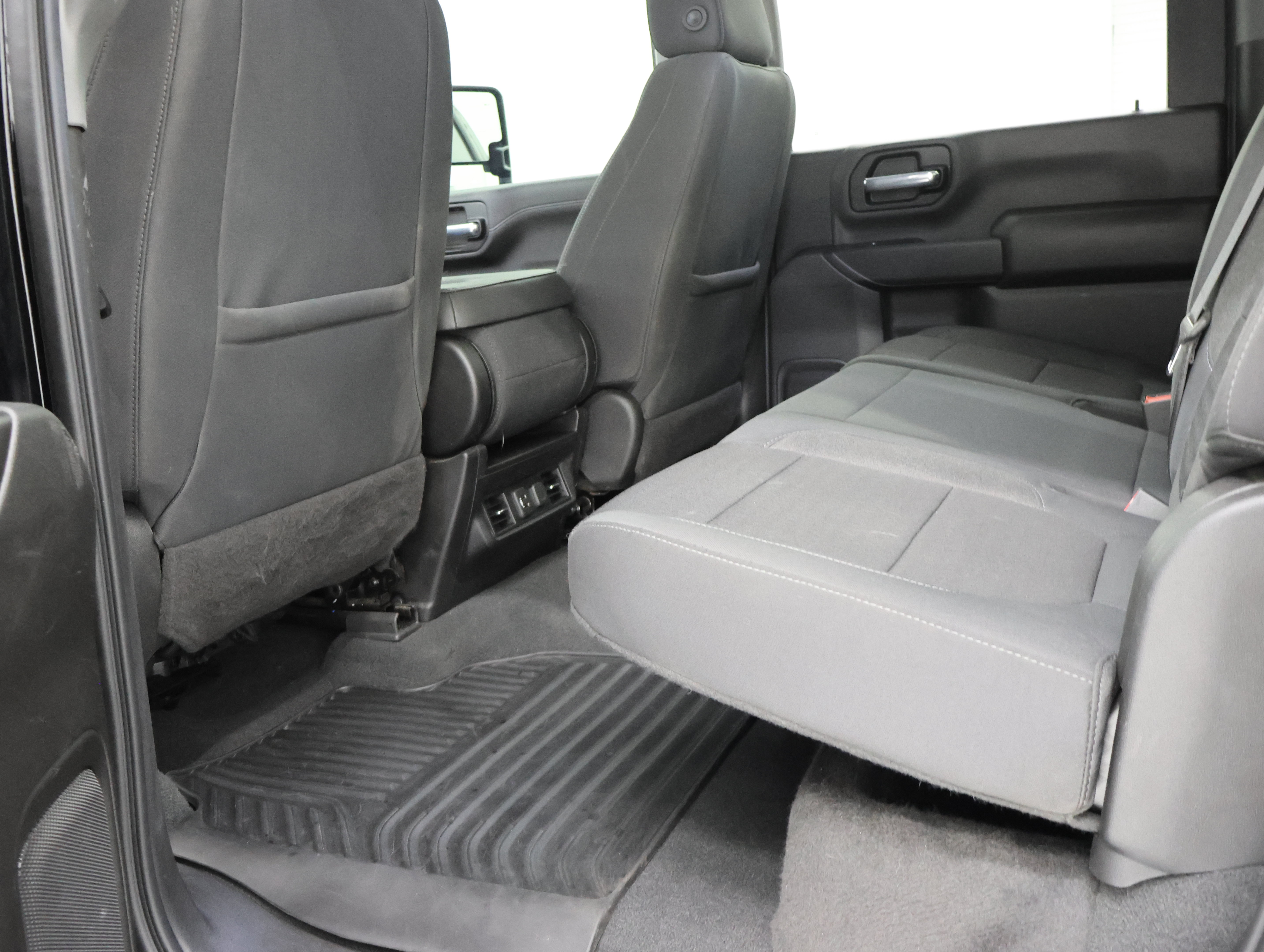 Used 2021 Chevrolet Silverado 2500 LT w/ Midnight Edition AWD/4WD image 9